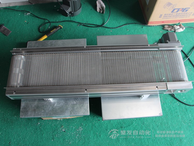 小型型材結構不銹鋼網鏈輸送機