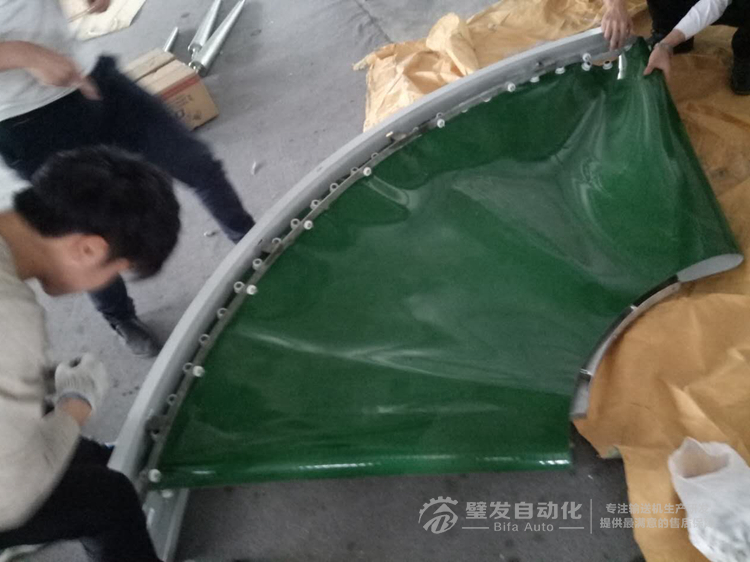 90度轉彎輸送機