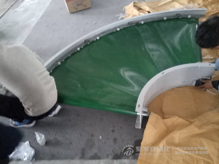 90度轉彎輸送機