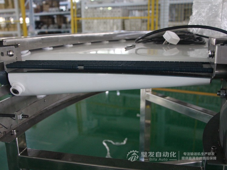 整機(jī)不銹鋼白色食品級皮帶90度轉(zhuǎn)彎機(jī)